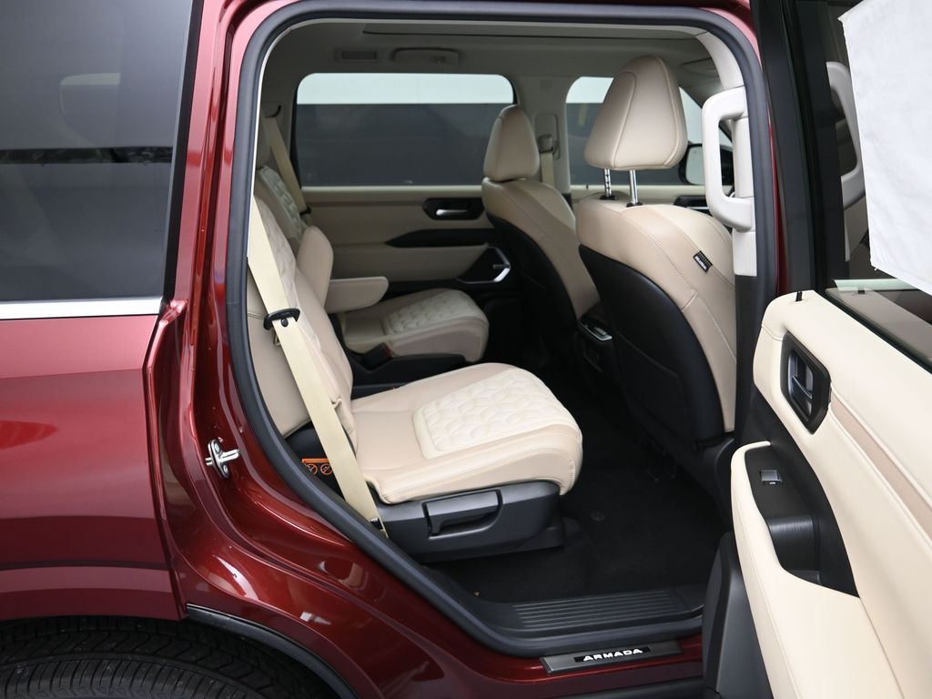 2025 Nissan Armada Platinum - Photo 28