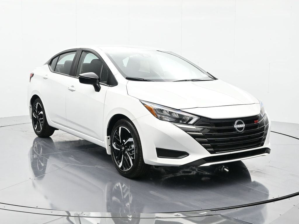 New 2025 Nissan Versa 1.6 SR Sedan