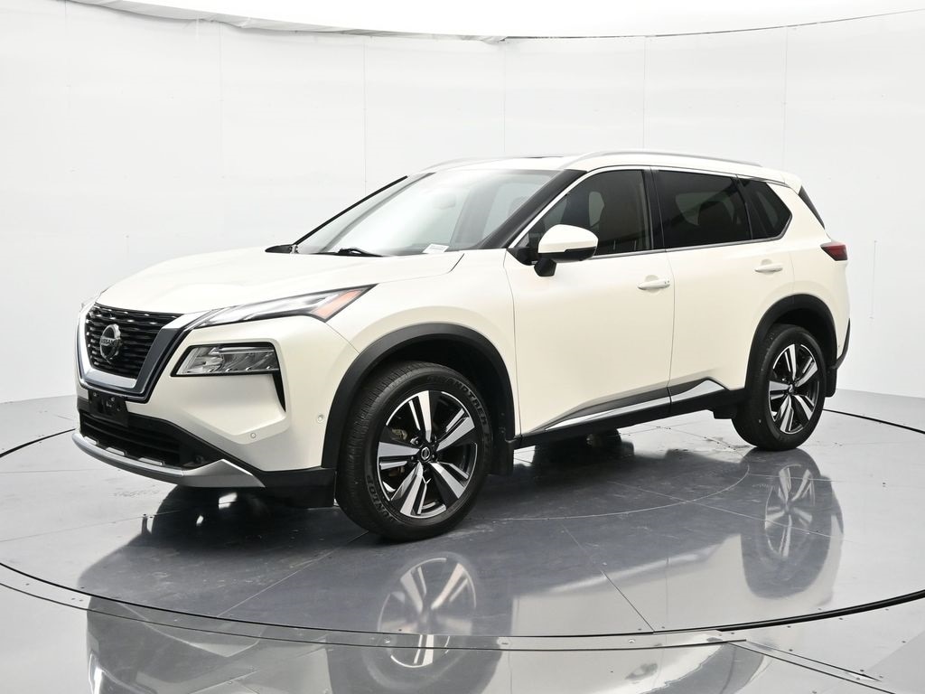 2021 Nissan Rogue Platinum's photo
