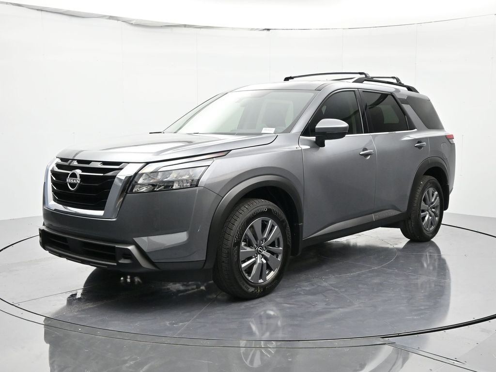 2025 Nissan Pathfinder SV's photo