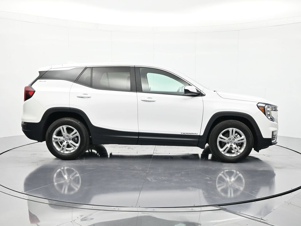 Used 2024 GMC Terrain SLE SUV