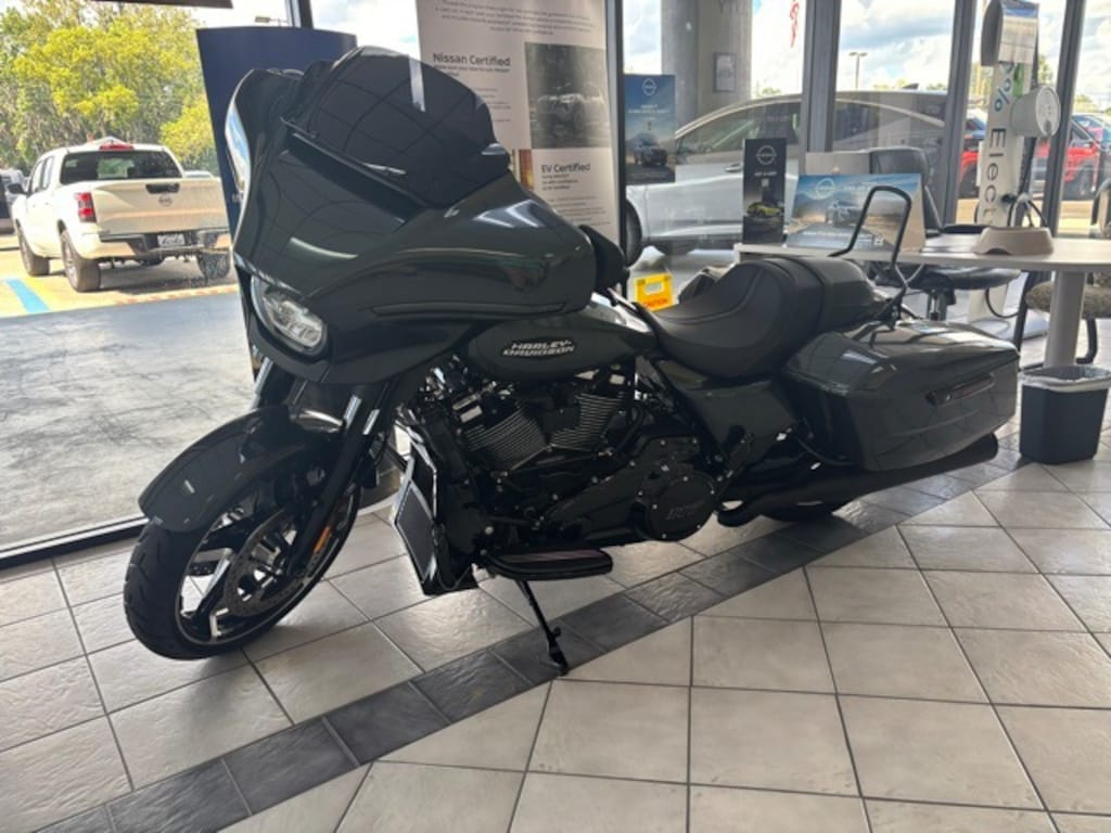 Used 2025 Harley-Davidson   Motorcycle