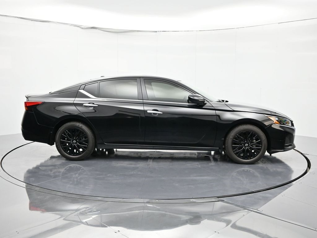 New 2025 Nissan Altima SV Sedan
