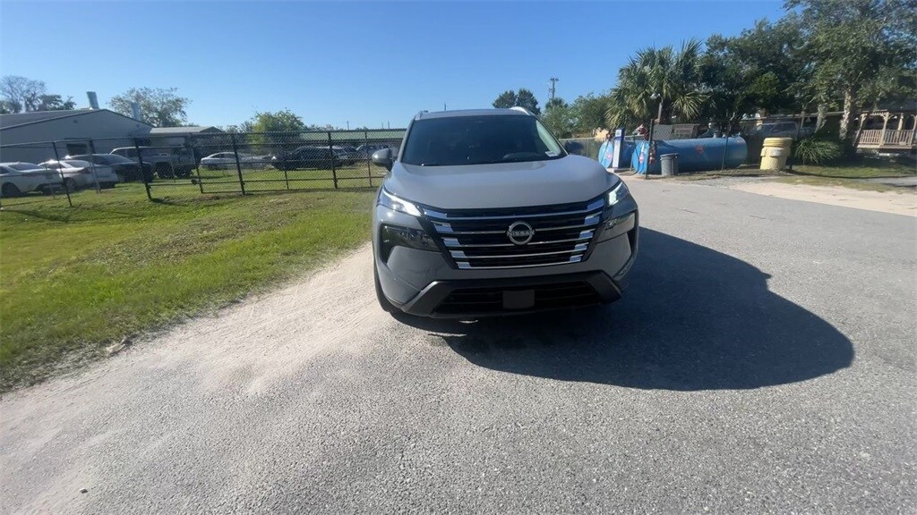 2026 Nissan Rogue SV photo 3
