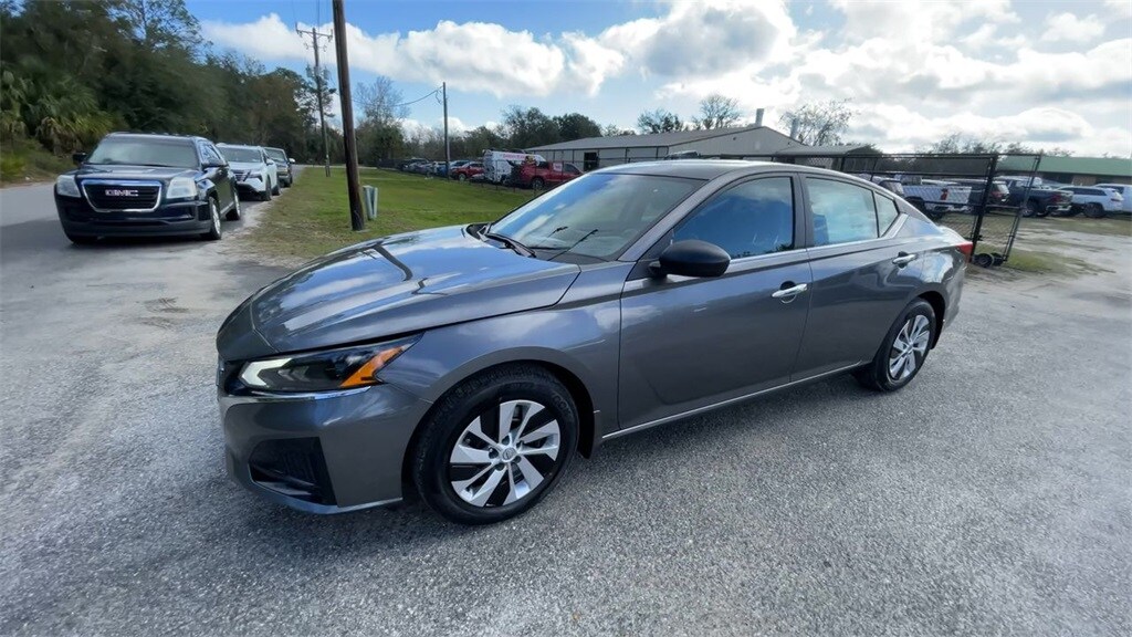 2025 Nissan Altima S photo 4