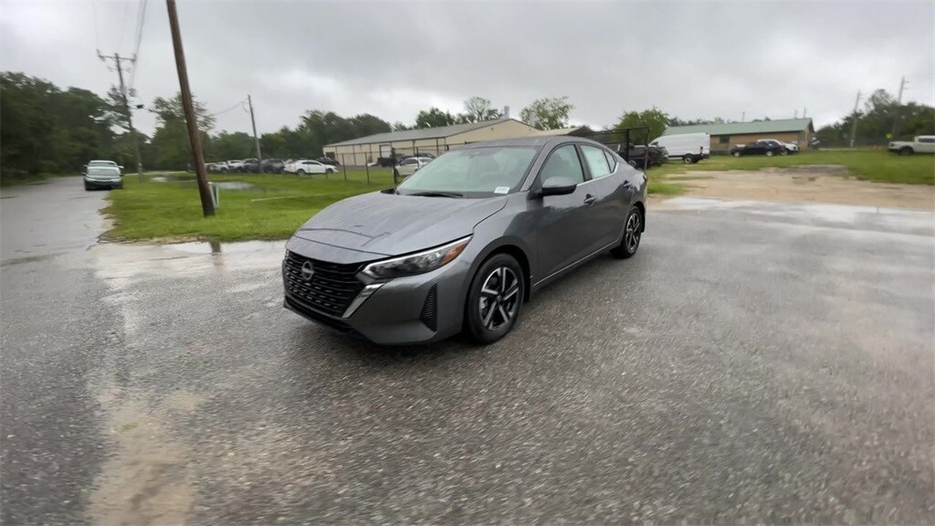 2025 Nissan Sentra SV photo 4