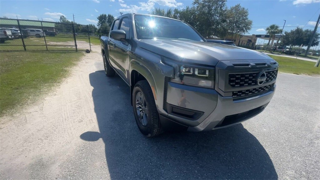 2026 Nissan Frontier SV photo 2