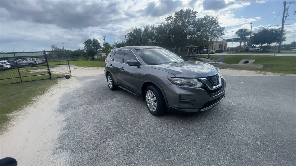 2020 Nissan Rogue S photo 2