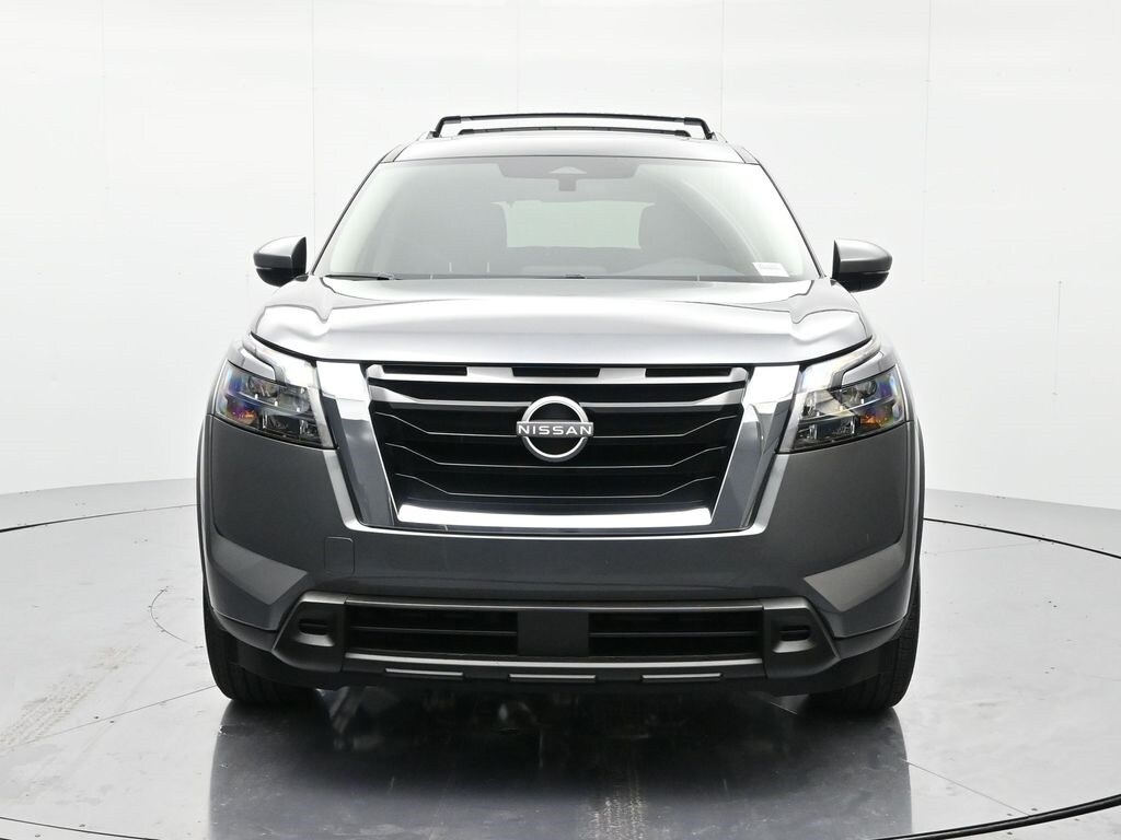 2025 Nissan Pathfinder SV photo 2