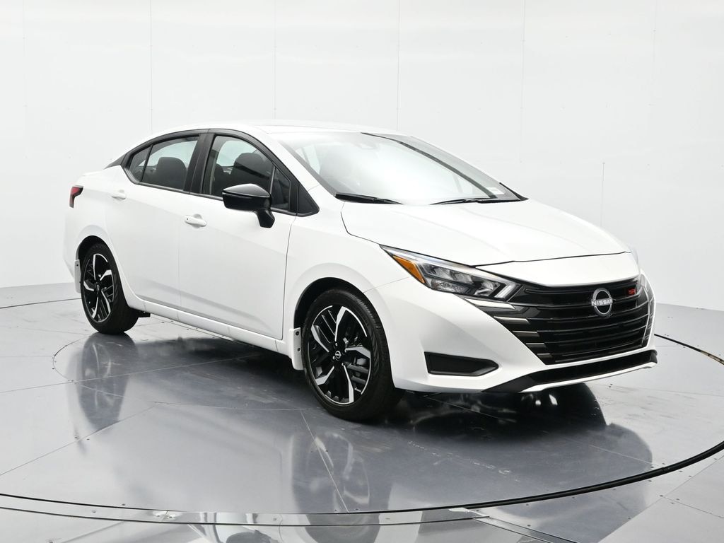New 2025 Nissan Versa 1.6 SR Sedan
