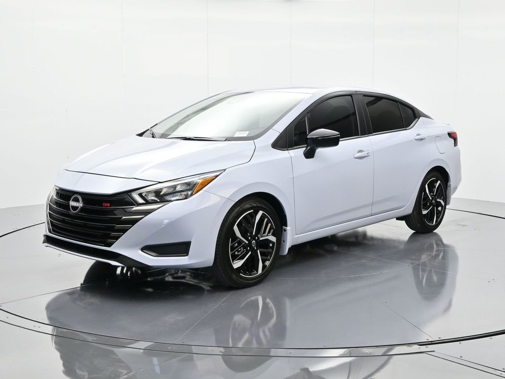 2025 Nissan Versa Sedan SR's photo