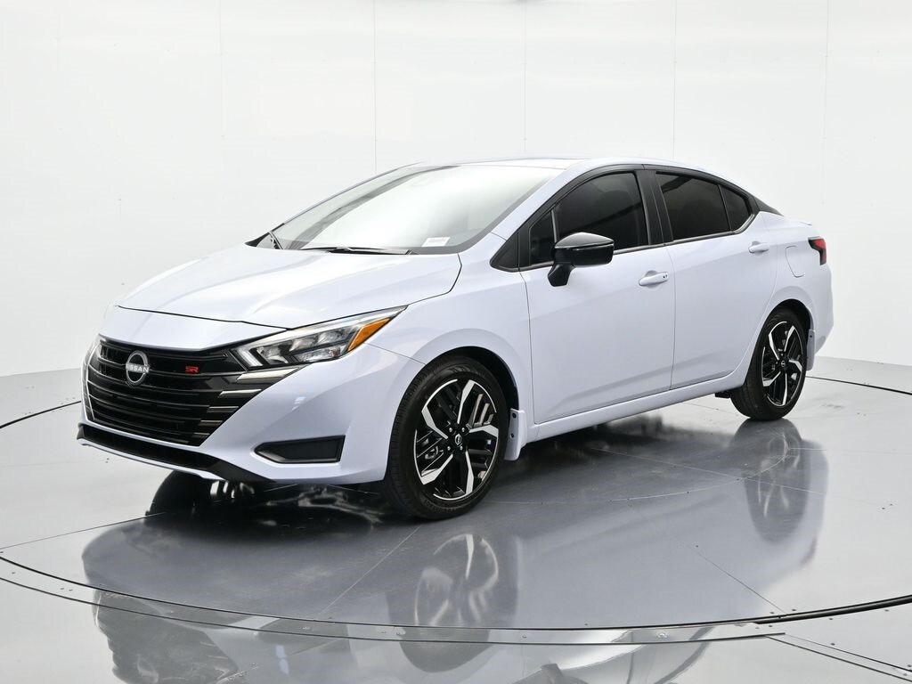 New 2025 Nissan Versa 1.6 SR Sedan