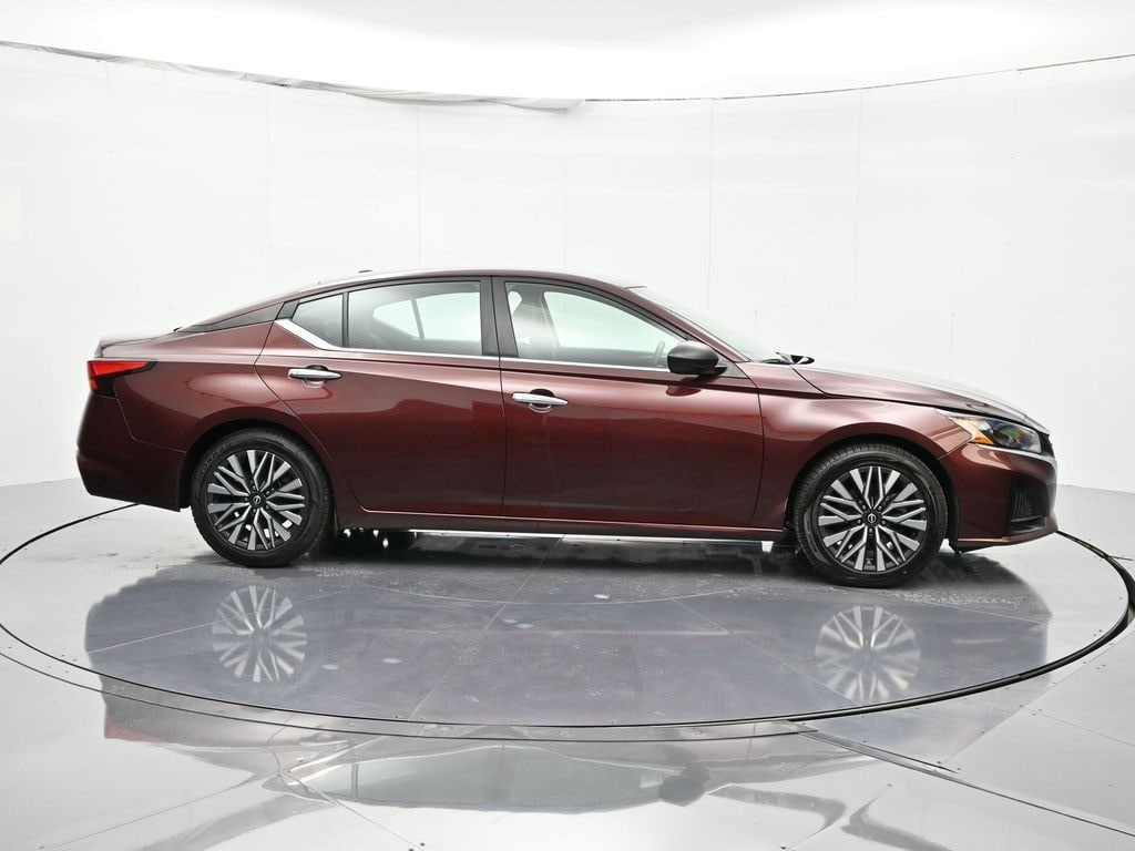 Used 2024 Nissan Altima 2.5 SV Sedan