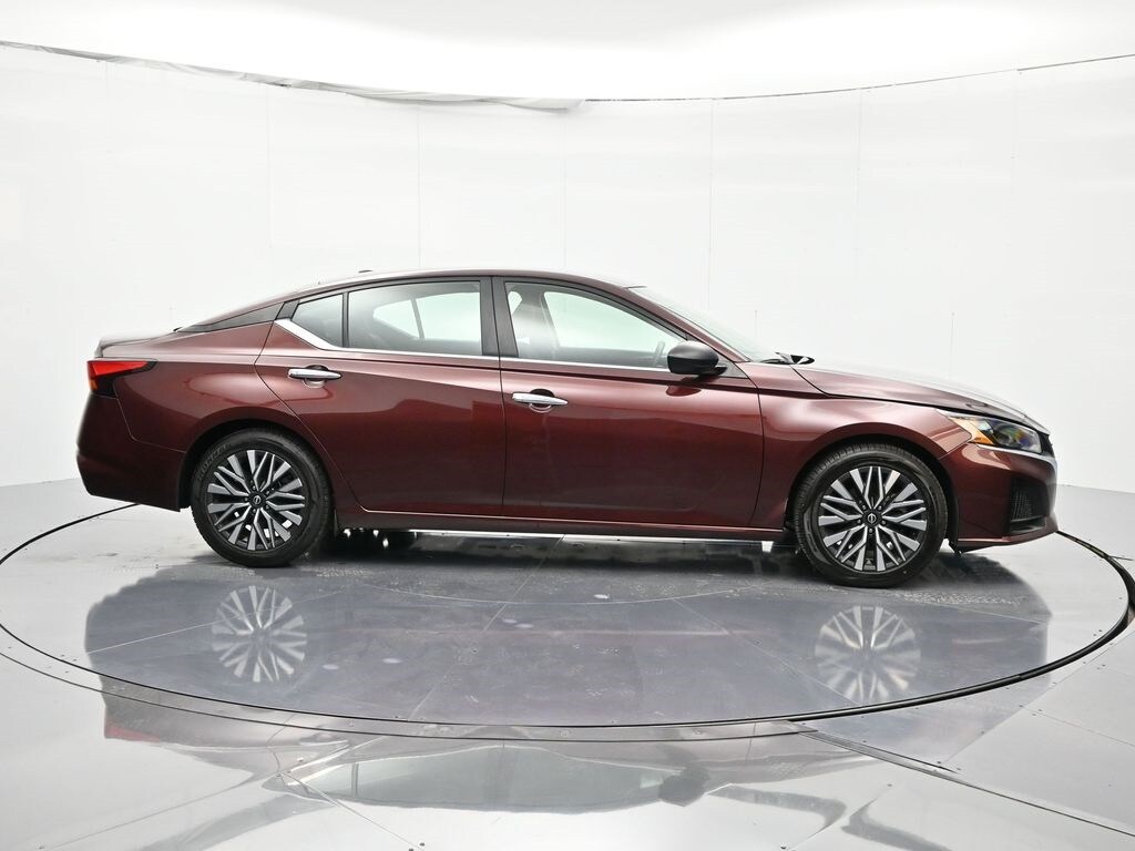 2024 Nissan Altima 2.5 SV photo 4