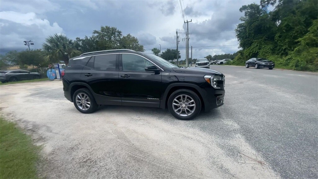 2023 Gmc Terrain SLT photo 2
