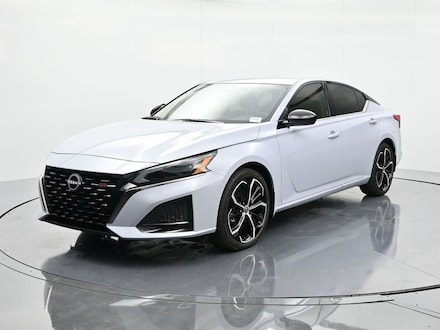 2025 Nissan Altima SR Sedan