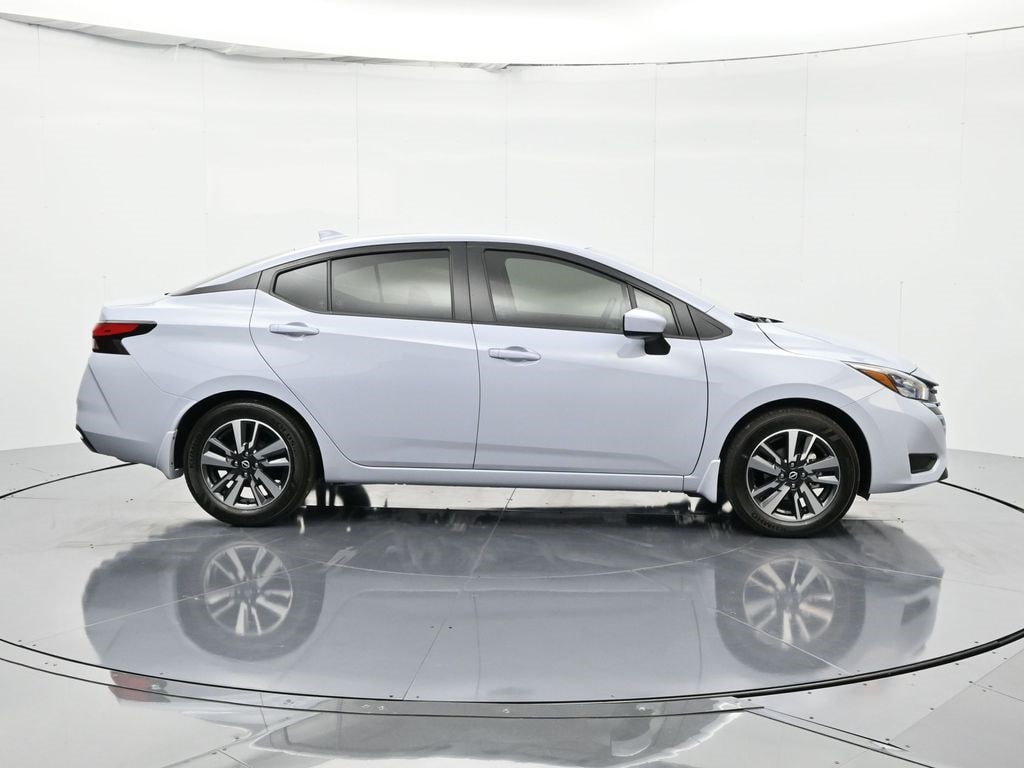 New 2025 Nissan Versa 1.6 SV Sedan