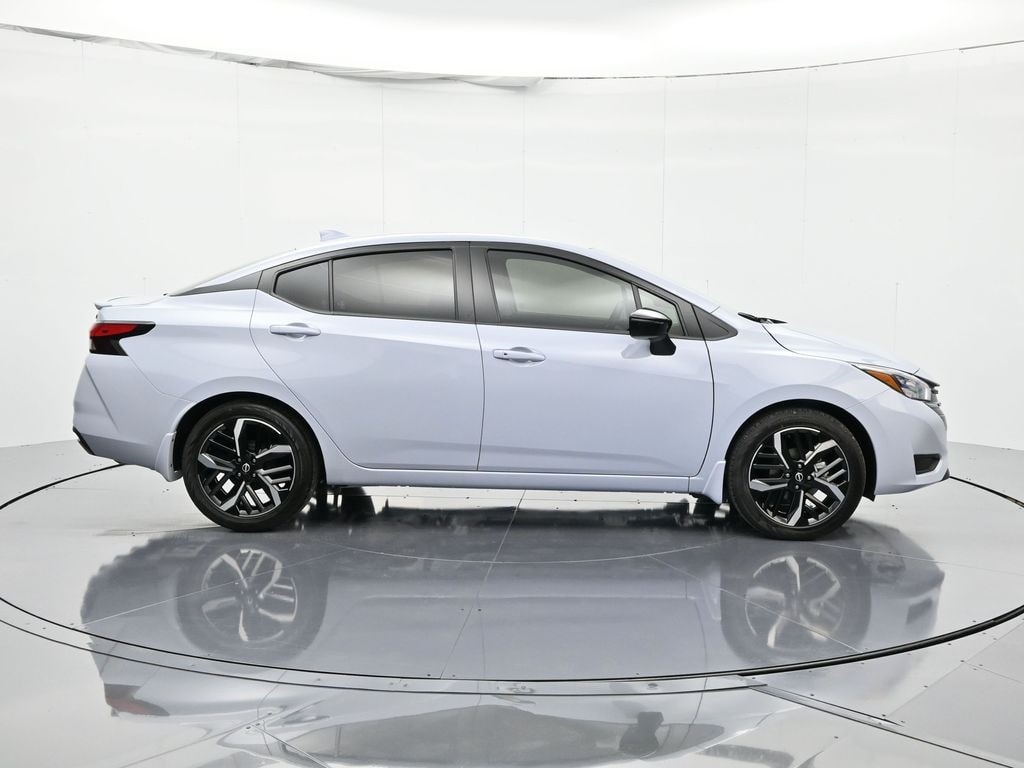 New 2025 Nissan Versa 1.6 SR Sedan
