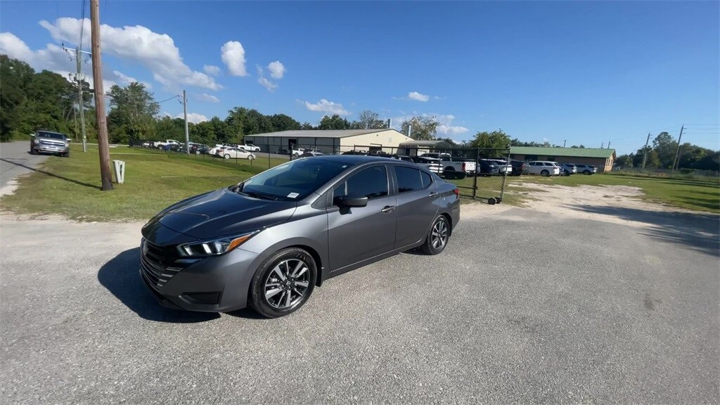 2024 Nissan Versa 1.6 SV photo 4