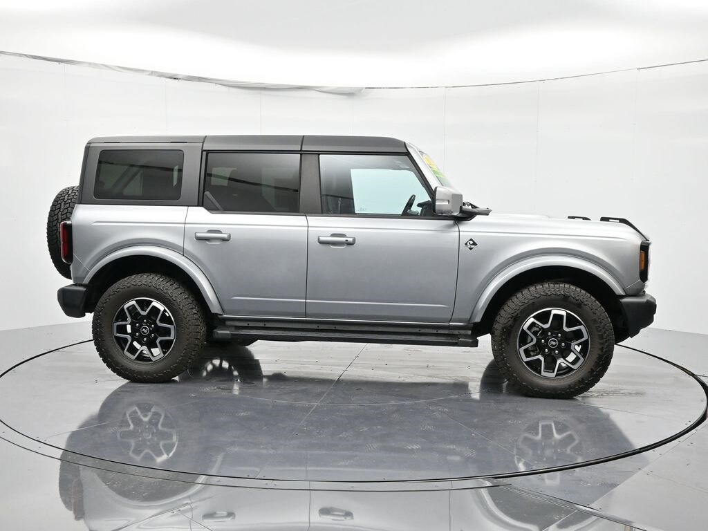 2023 Ford Bronco Outer Banks photo 4