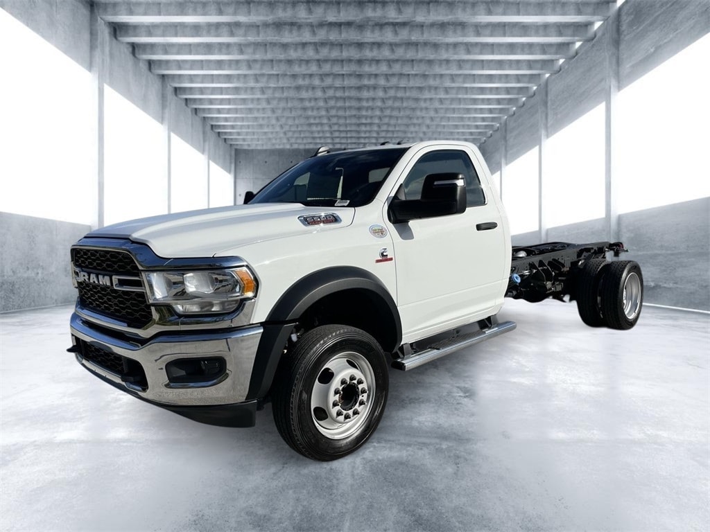 New 2024 Ram 5500 Chassis Cab 5500 TRADESMAN CHASSIS REGULAR CAB 4X4 84' CA Pickup