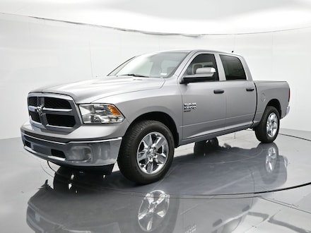 2024 Ram 1500 Classic TRADESMAN CREW CAB 4X2 5'7 BOX Pickup