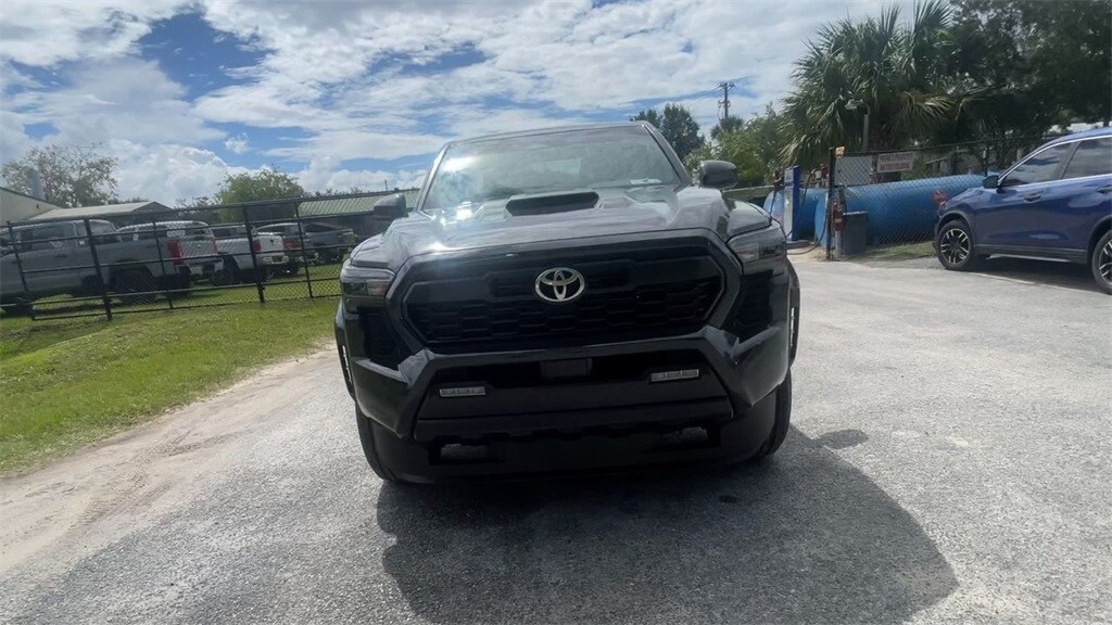 2025 Toyota Tacoma TRD Sport photo 2