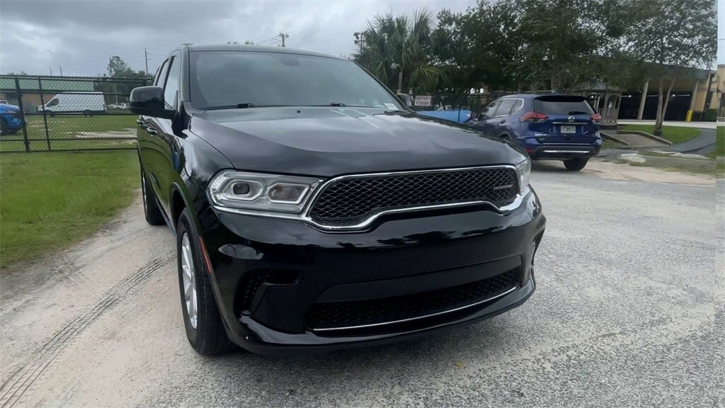 2023 Dodge Durango SXT photo 3