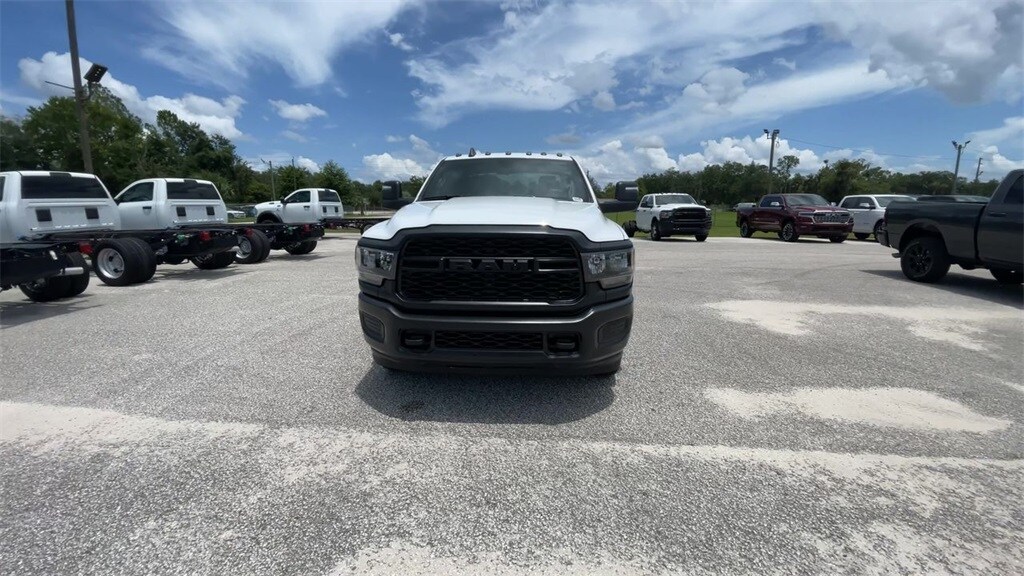 New 2024 Ram 3500 Chassis Cab 3500 TRADESMAN CREW CAB CHASSIS 4X4 60' CA Pickup