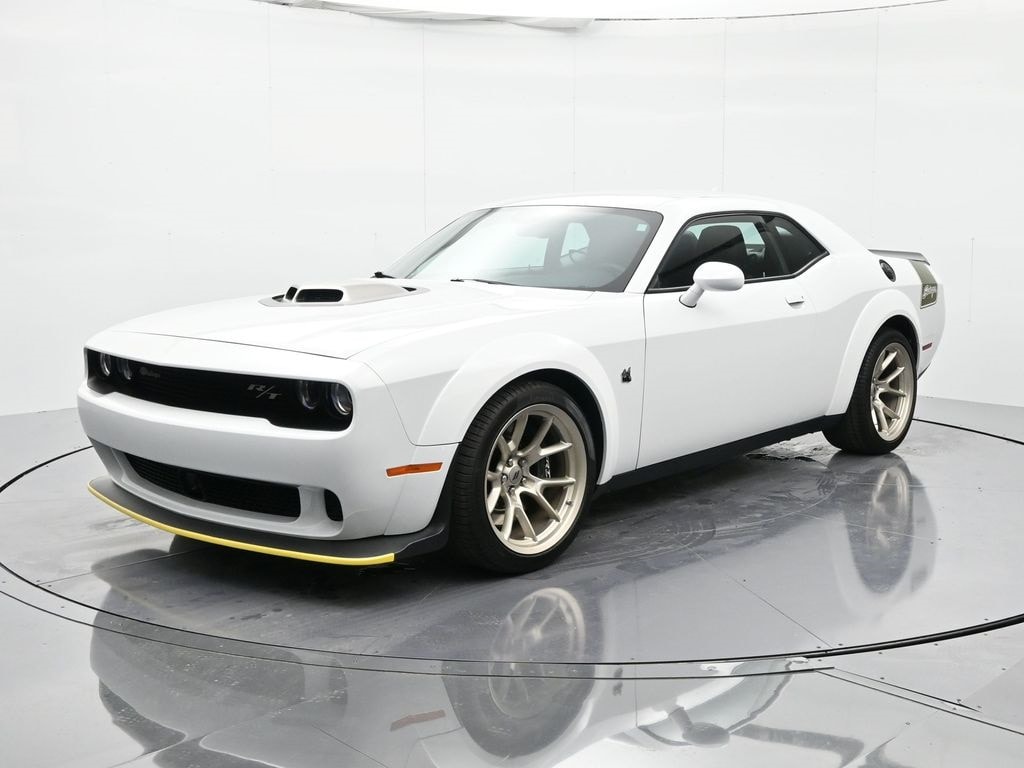 2023 Dodge Challenger R/T's photo