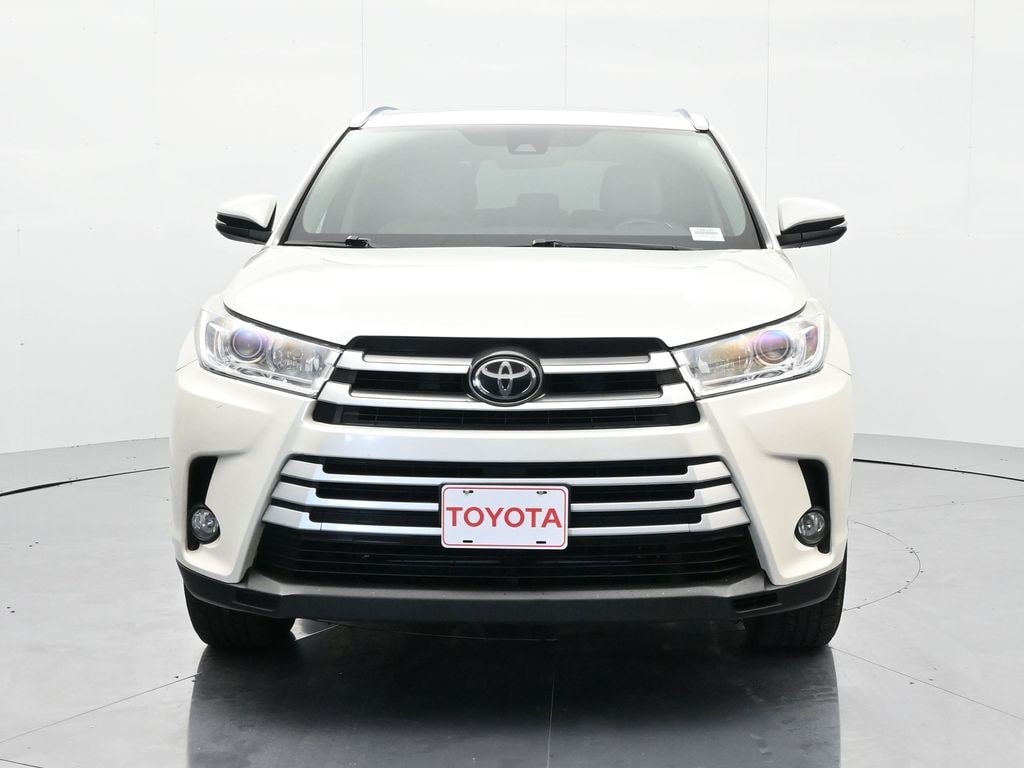 Used 2017 Toyota Highlander XLE V6 SUV