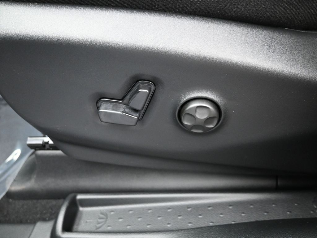 2026 Chrysler Pacifica Select - Photo 12