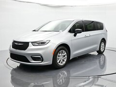 2026 Chrysler Pacifica SELECT Passenger Van