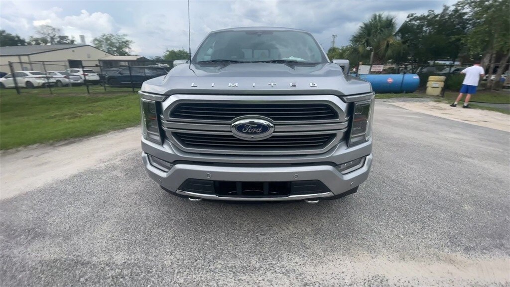 2022 Ford F-150 Limited photo 3