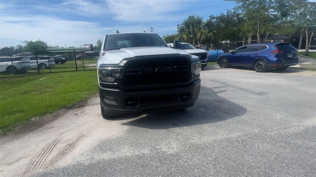 2024 Ram 2500 Tradesman photo 3