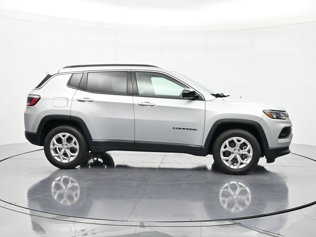 Used 2024 Jeep Compass Latitude SUV