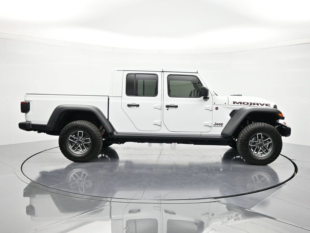 New 2026 Jeep Gladiator MOJAVE 4X4 Pickup