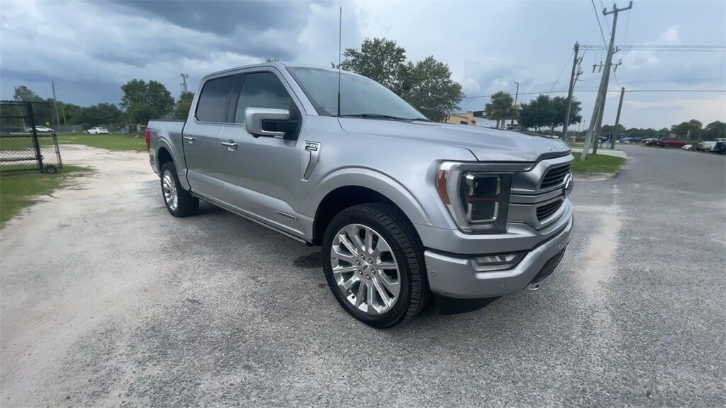 2022 Ford F-150 Limited photo 2