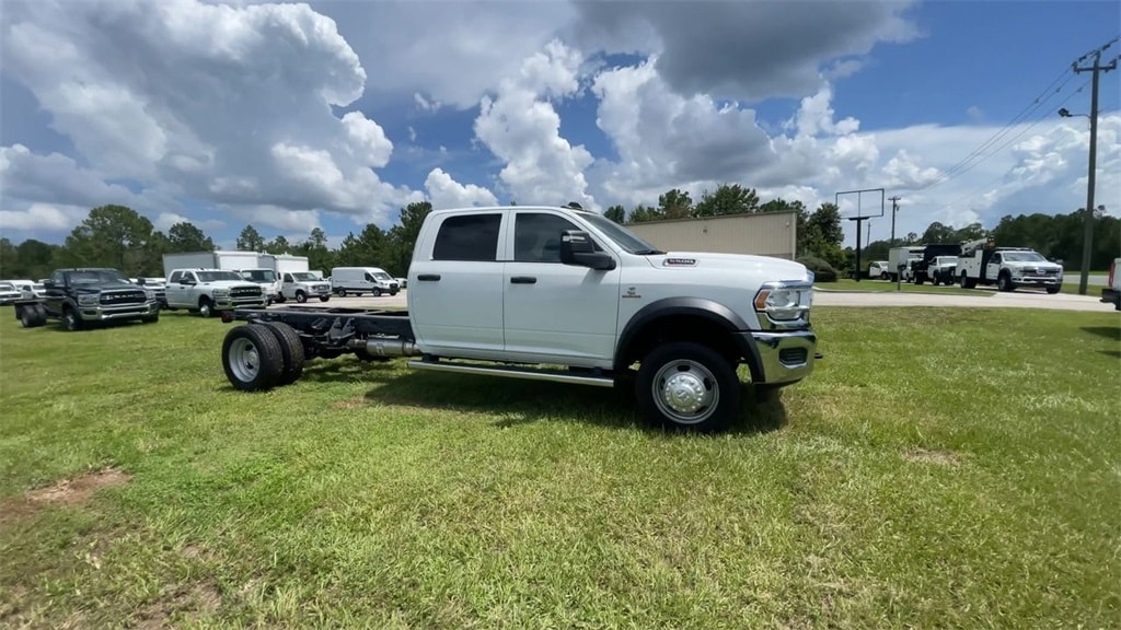 New 2024 Ram 5500 Chassis Cab 5500 TRADESMAN CHASSIS CREW CAB 4X4 84' CA Pickup