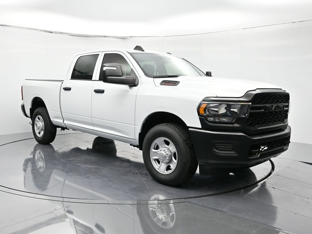 2023 Ram 3500 Tradesman photo 3