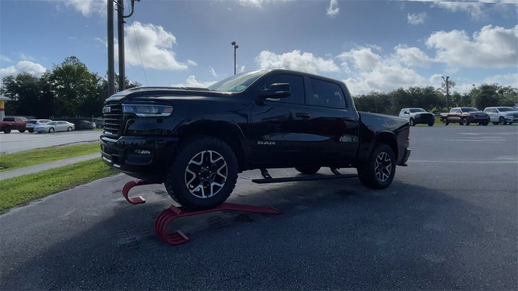 2025 Ram 1500 Laramie photo 4