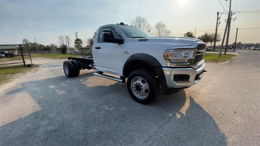 2024 Ram 5500 Tradesman photo 2