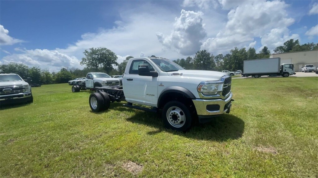 New 2023 Ram 4500 Chassis Cab 4500 SLT CHASSIS REGULAR CAB 4X2 60' CA Pickup