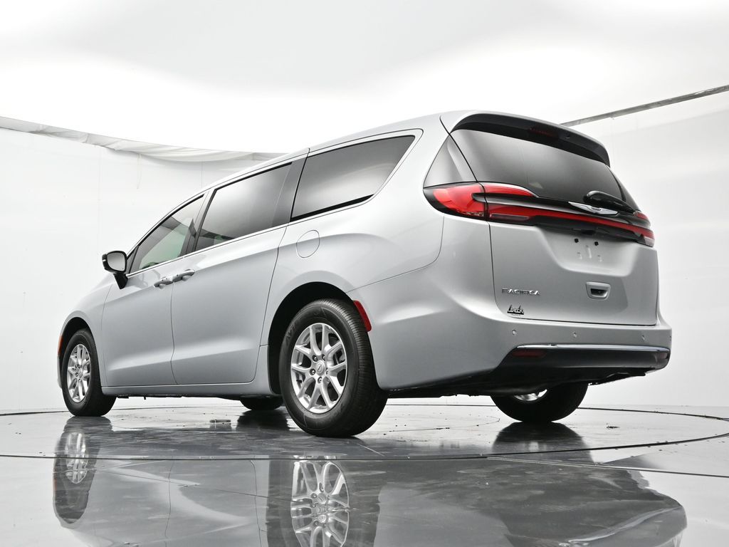 2026 Chrysler Pacifica Select - Photo 39