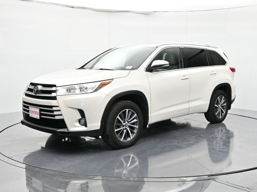Used 2017 Toyota Highlander XLE V6 SUV