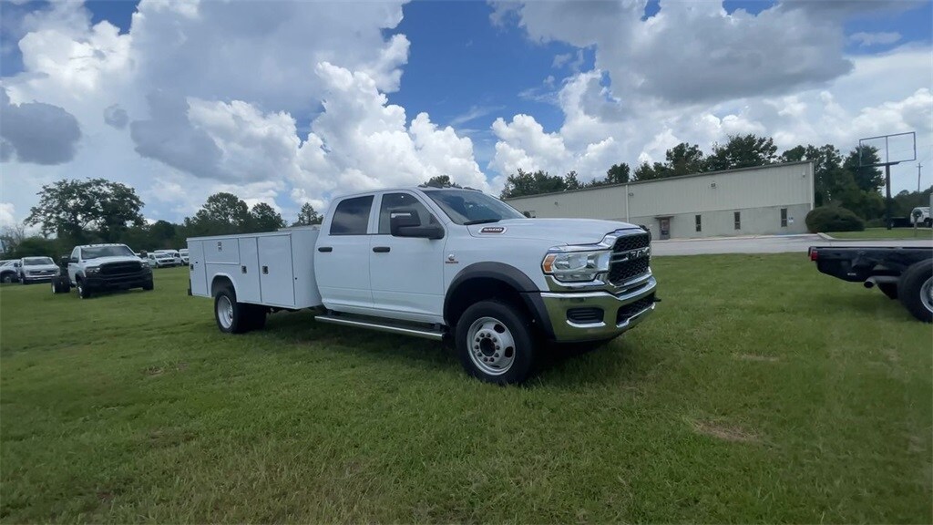 New 2024 Ram 5500 Chassis Cab 5500 TRADESMAN CHASSIS CREW CAB 4X4 84' CA Pickup