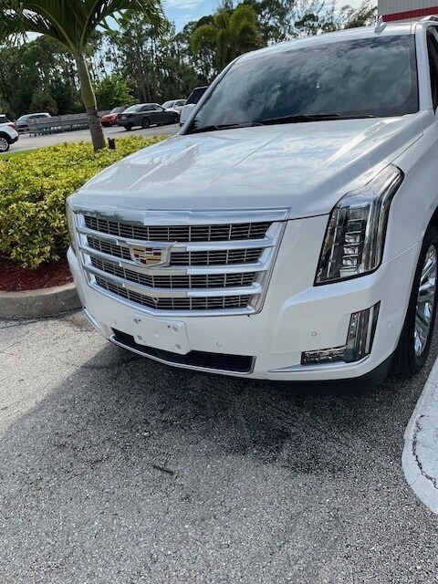 2018 Cadillac Escalade ESV Premium Luxury photo 2