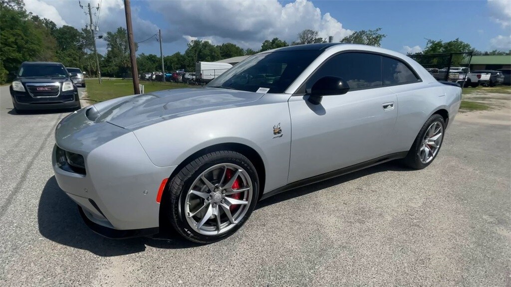 2025 Dodge Charger R/T Scat Pack photo 4