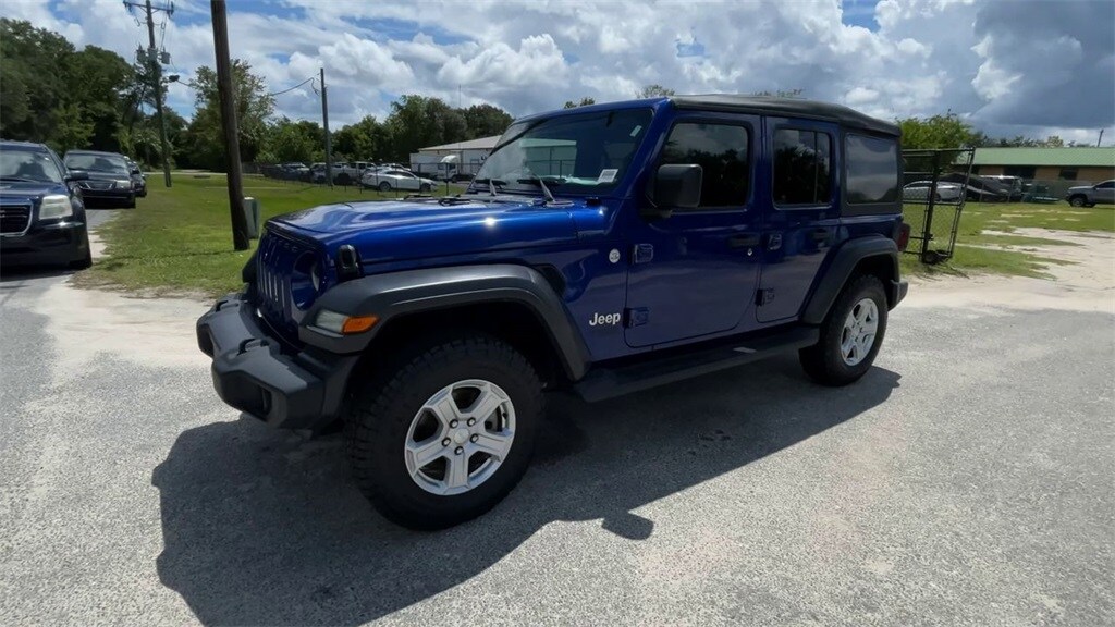 2020 Jeep Wrangler Unlimited Sport photo 3
