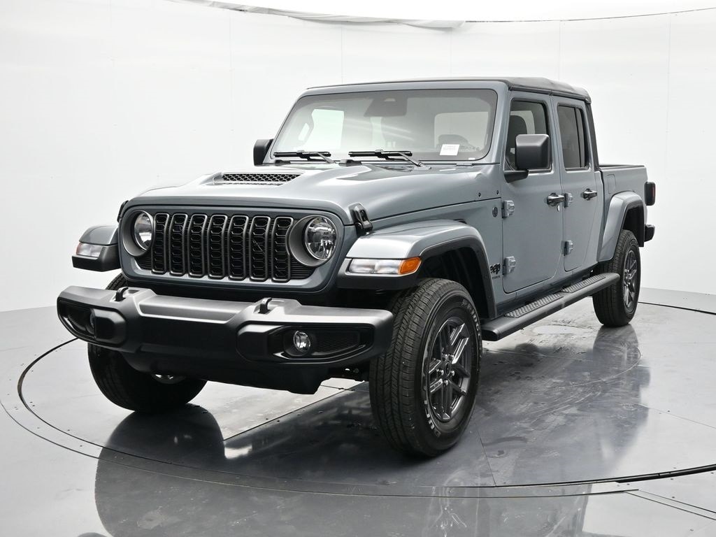 2026 Jeep Gladiator Sport S's photo